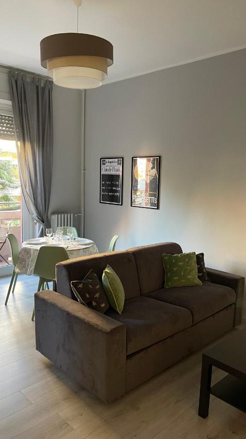 Stilish Apartment Few Steps From The Underground Milan Bagian luar foto
